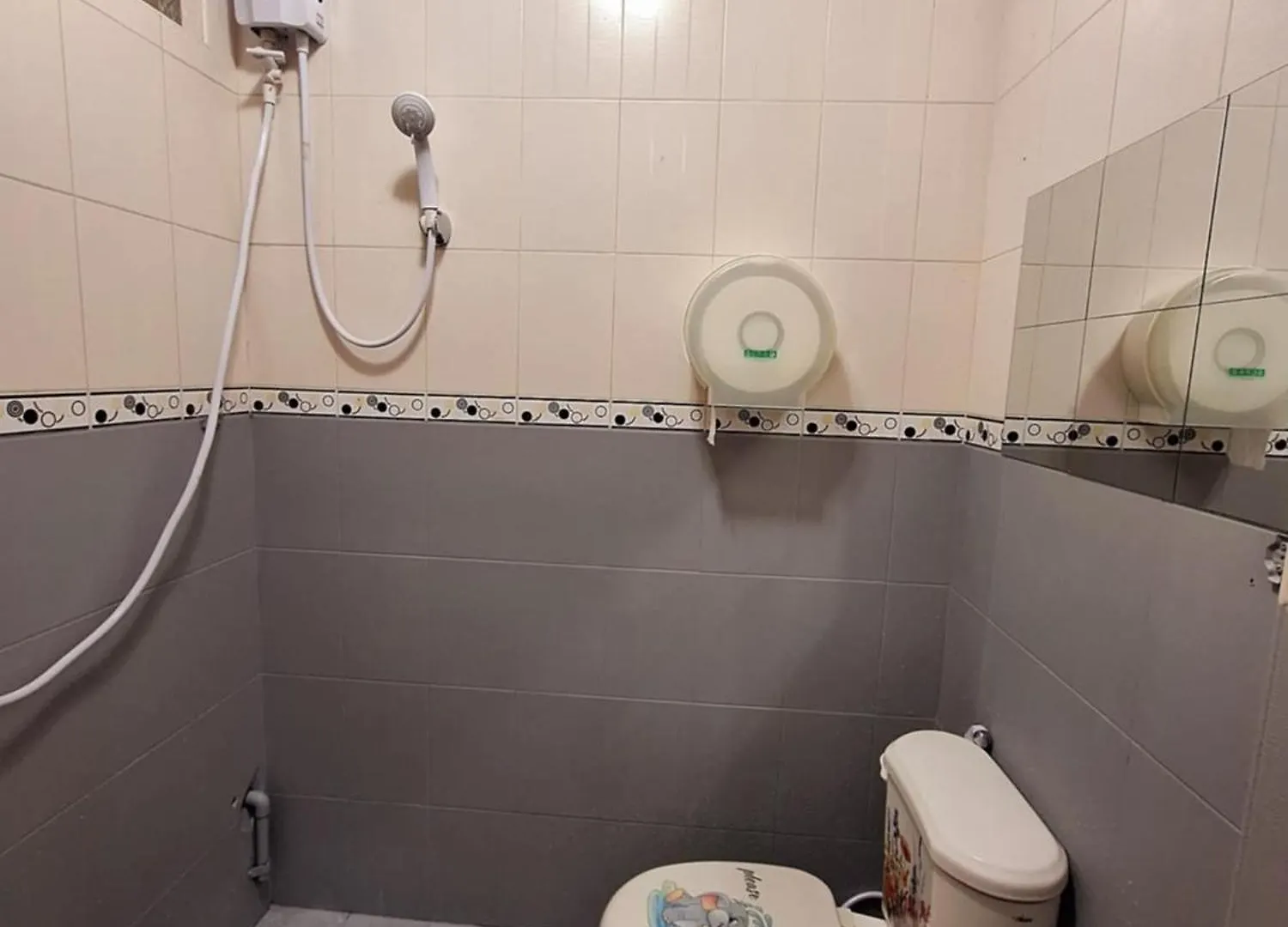 Homestay N2 Studio Room Apartment Transient House Ground Floor Walking Distance To Abreeza Mall, Usep, Sm Lanang Davao